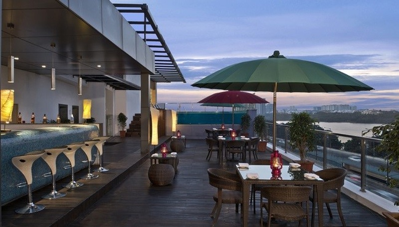 Sunset soirées  ( Exquisite terrace banquet hall )