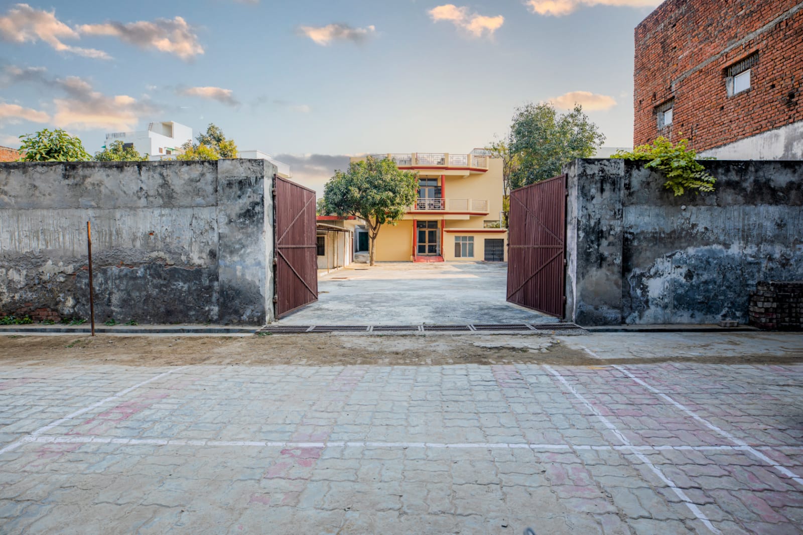 60-Bedded Hospital for Sale in Lucknow